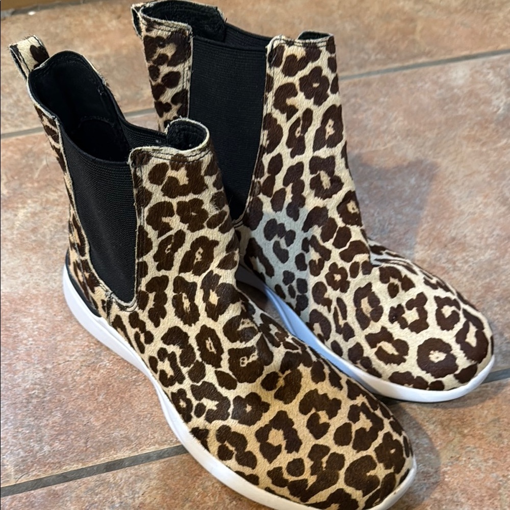 APL Leopard Print boots NWOT